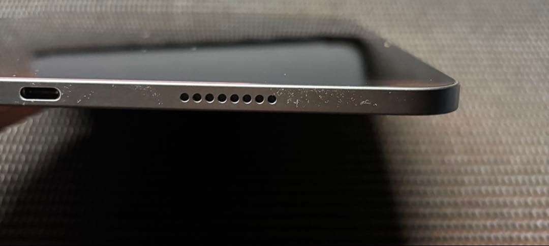 売り切り価格　Apple iPad Pro 11インチ第２世代　カバー付　即発送