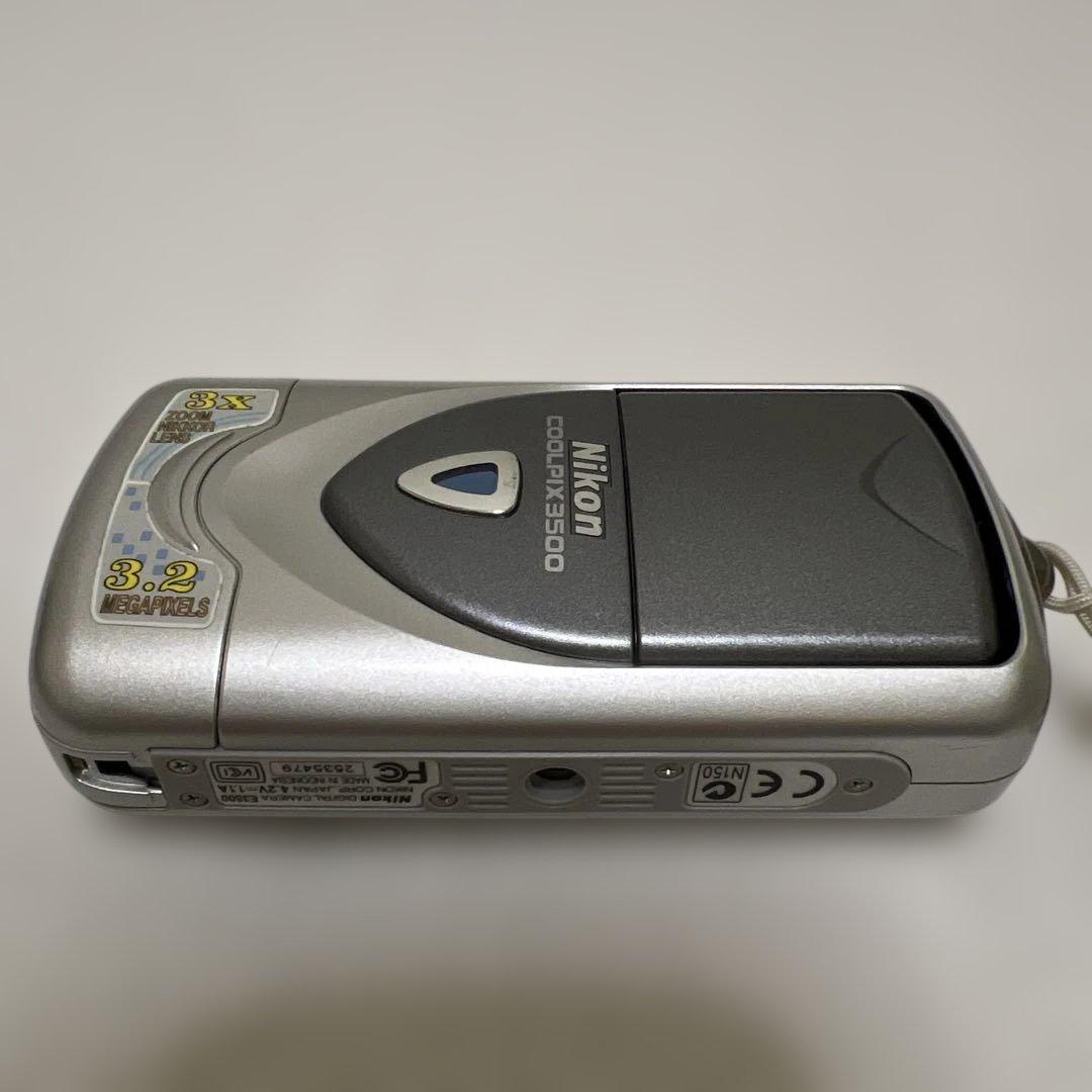 Nikon Coolpix 3500 デジタルカメラ