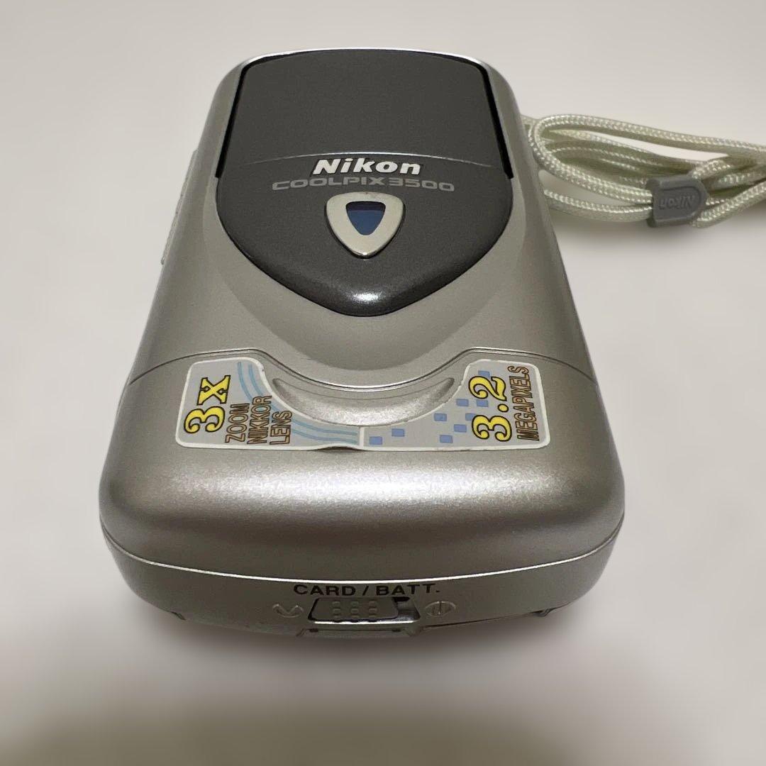 Nikon Coolpix 3500 デジタルカメラ