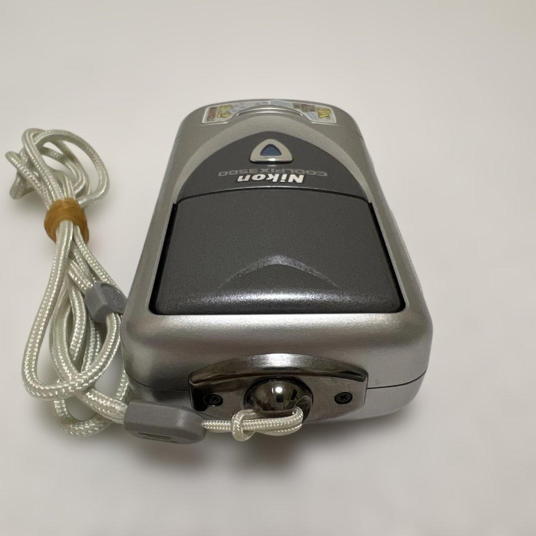 Nikon Coolpix 3500 デジタルカメラ