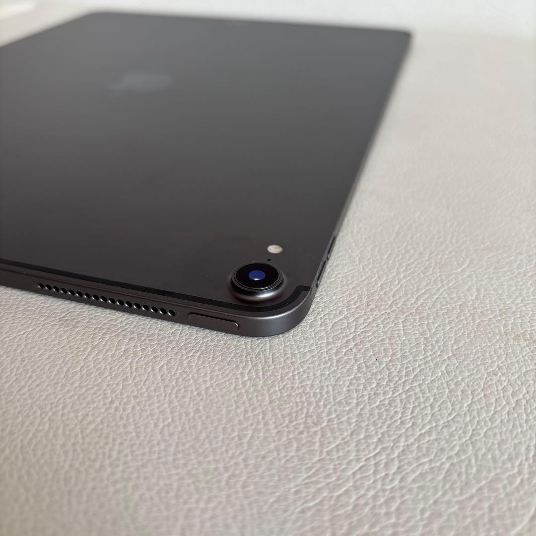 iPad Pro 12.9第三世代 WI-FI+Cellular ケースセット