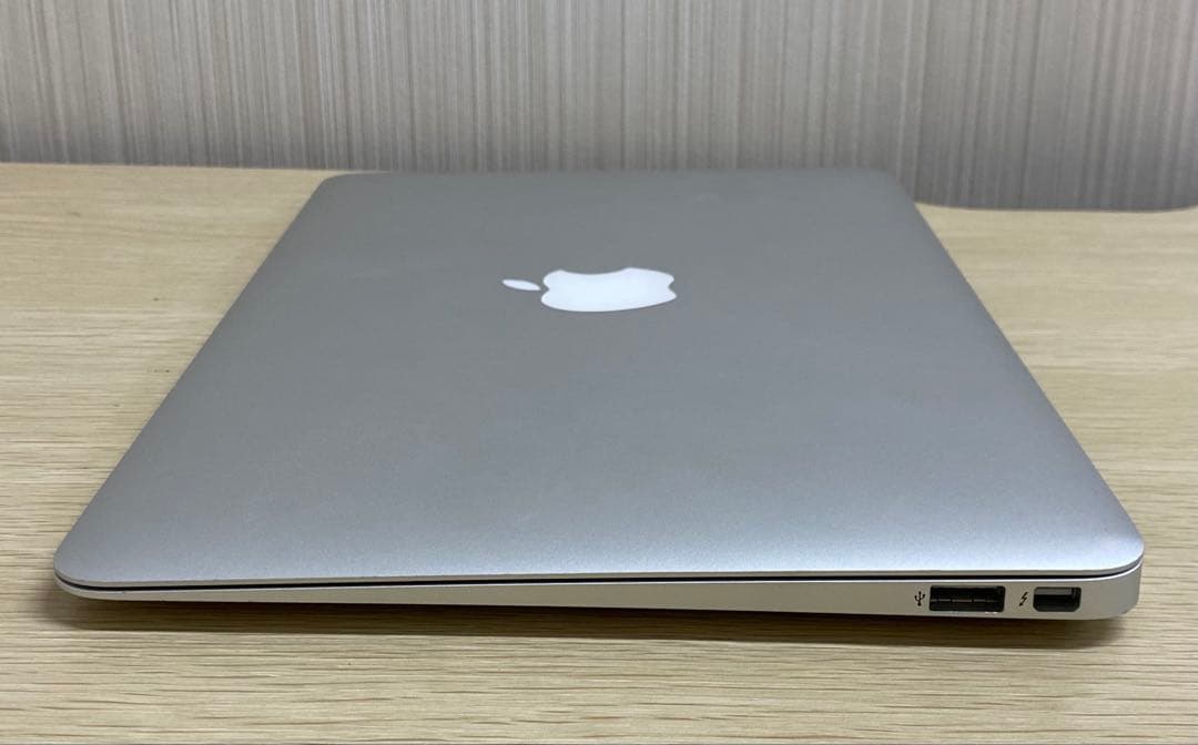 【MacBook Air 2014 11インチ i5 4GB 初期化済み 現状