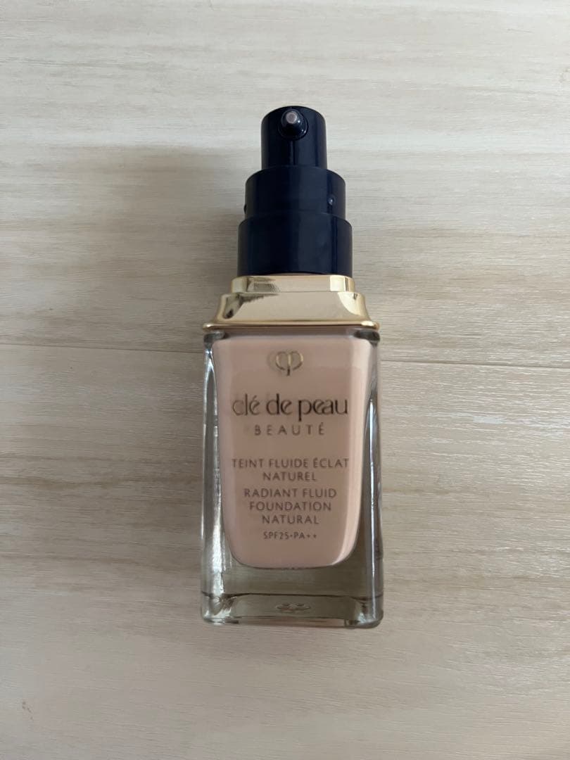 clé de peau Beauté タンフリュイドエクラ　ナチュレル