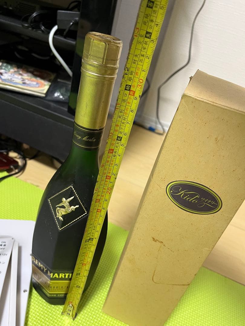 REMY MARTIN ブランデー 40％とナイヤガラ 2004」ワイン