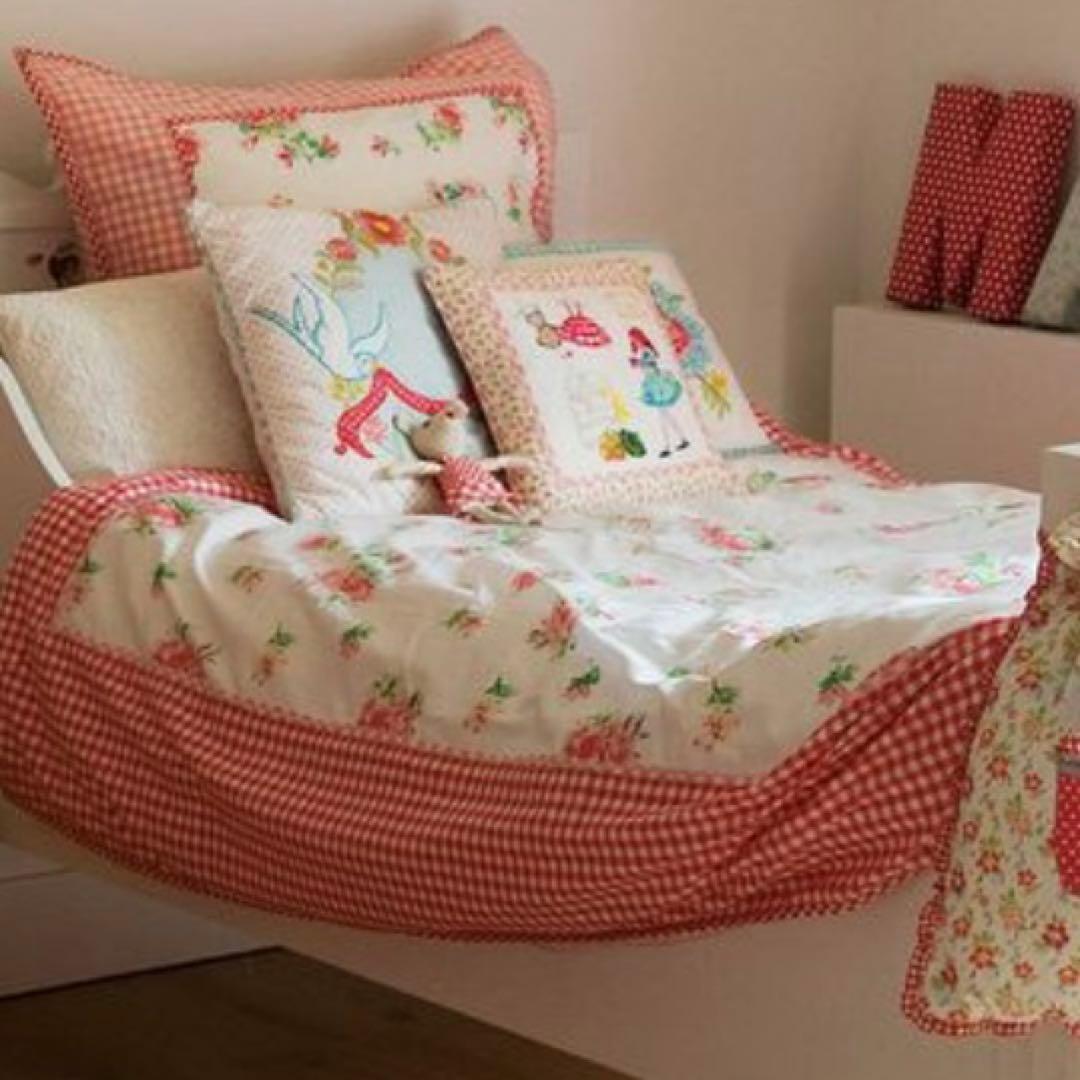 プリンセス　キルト　ヴィンテージ　ラグ　ベッドカバー　キッズルーム　古着　北欧