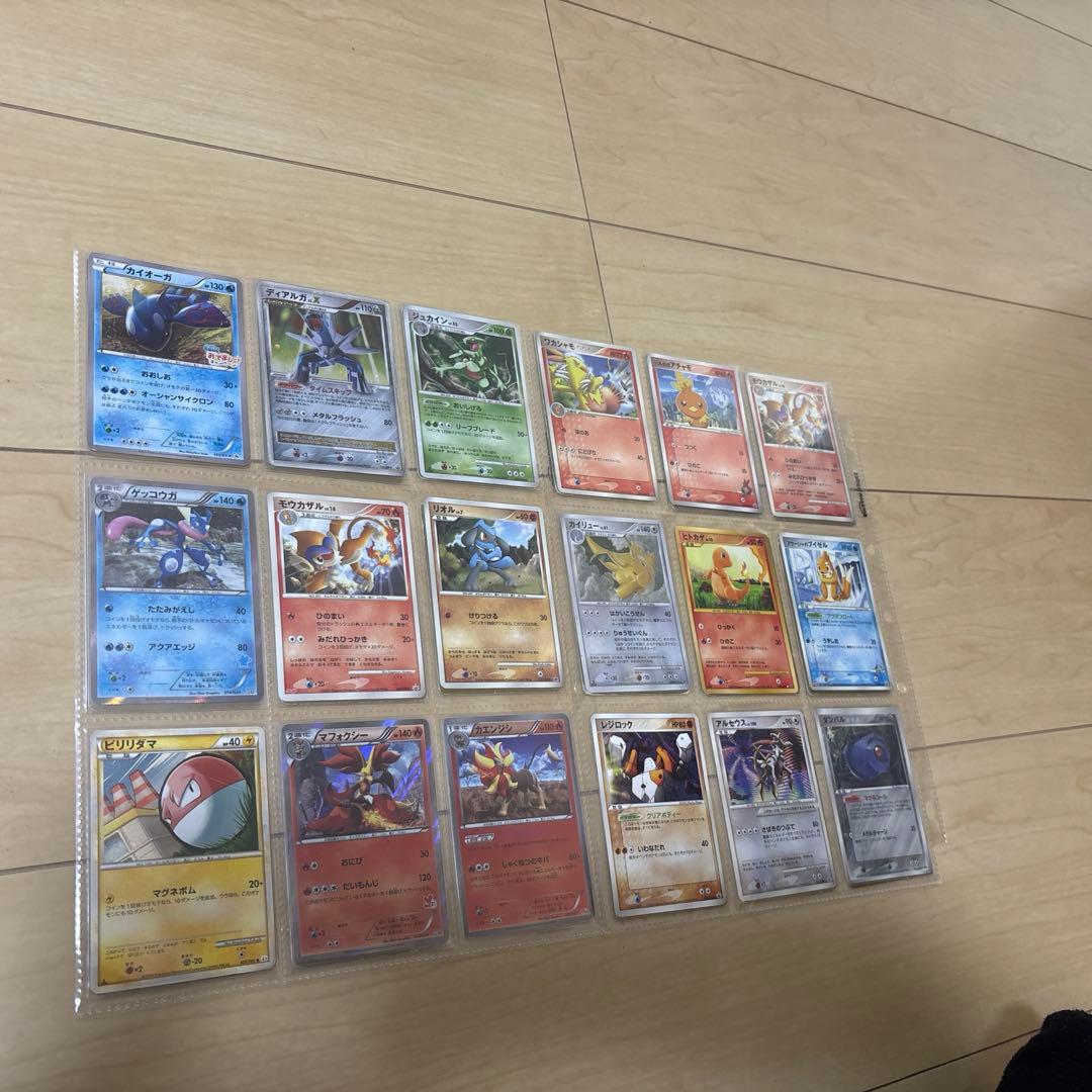 旧裏たくさん古いカード大量、リザードン、フシギバナ、デルタ種ライチュウ等々