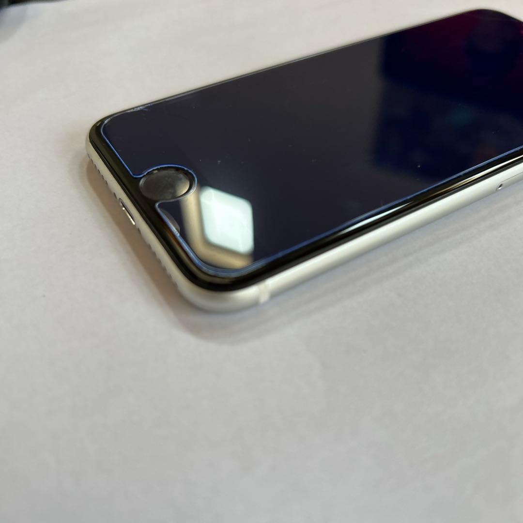 Apple iPhone SE 第二世代128GB ホワイト バッテリー100%