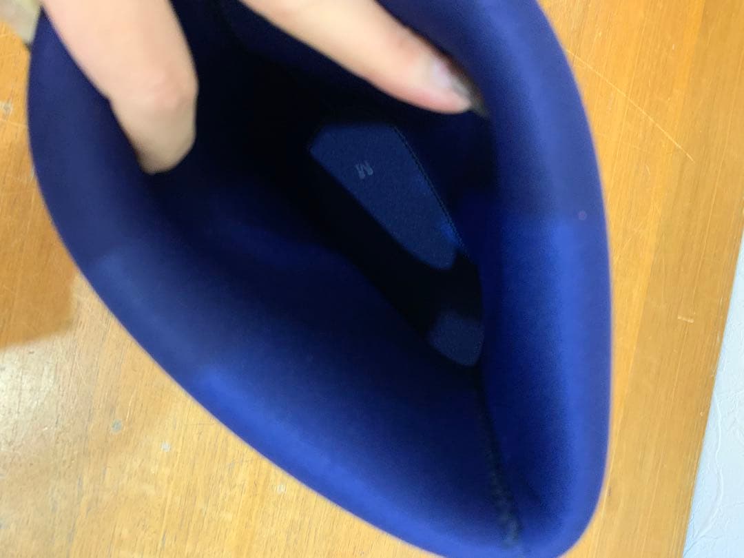 G1028-22★やわらか湯たんぽ　赤　ウエットスーツ素材　Mサイズ