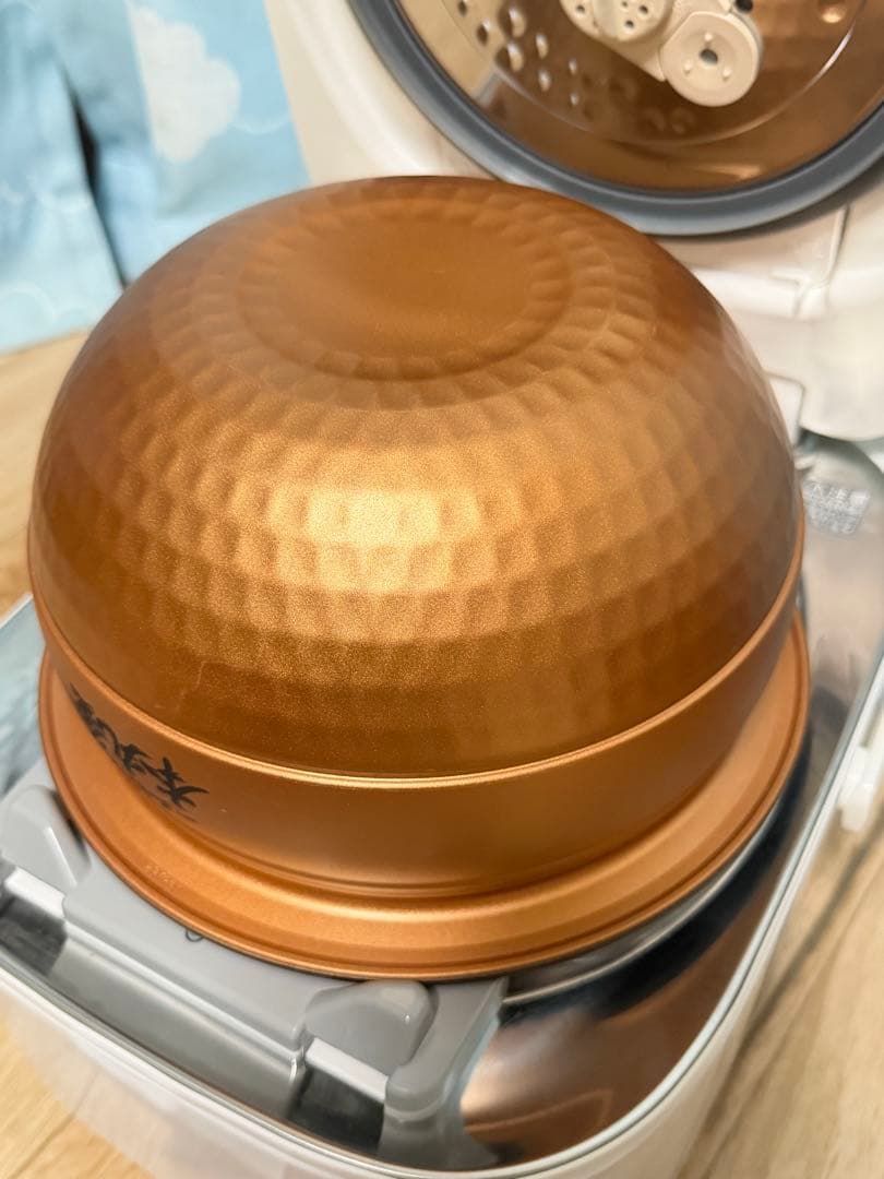 東芝 真空圧力IH炊飯器 RC-10VXE1 /5.5合 ほぼ未使用