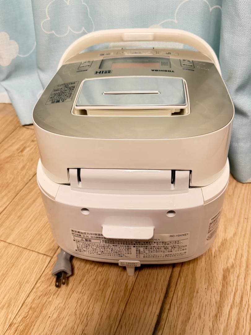東芝 真空圧力IH炊飯器 RC-10VXE1 /5.5合 ほぼ未使用