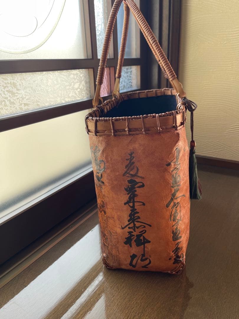 一閑張りかごバック