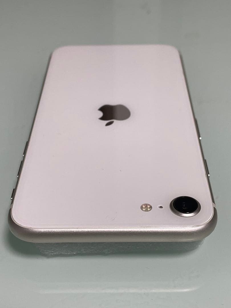 iPhone SE 第三世代 64GB バッテリー100%