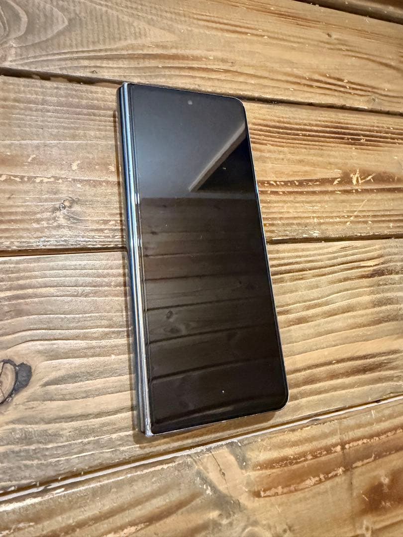 Galaxy Z fold 4 新品フィルム貼り直し済、ケース付き