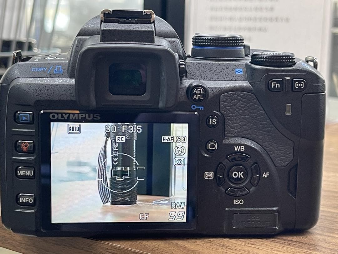 ショット数2396回 美品動作◎ オリンパス OLYMPUS E-520 ボディ