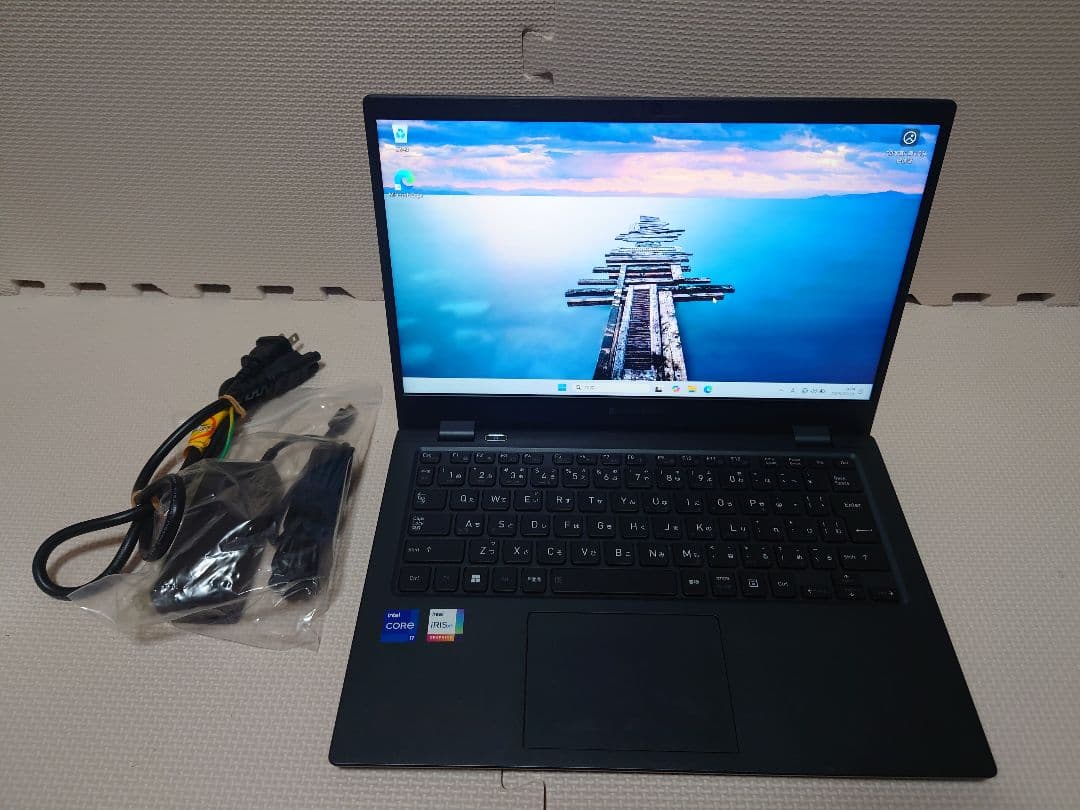 東芝Dynabook G83/i7-1165G7/16・512G/800g超軽量