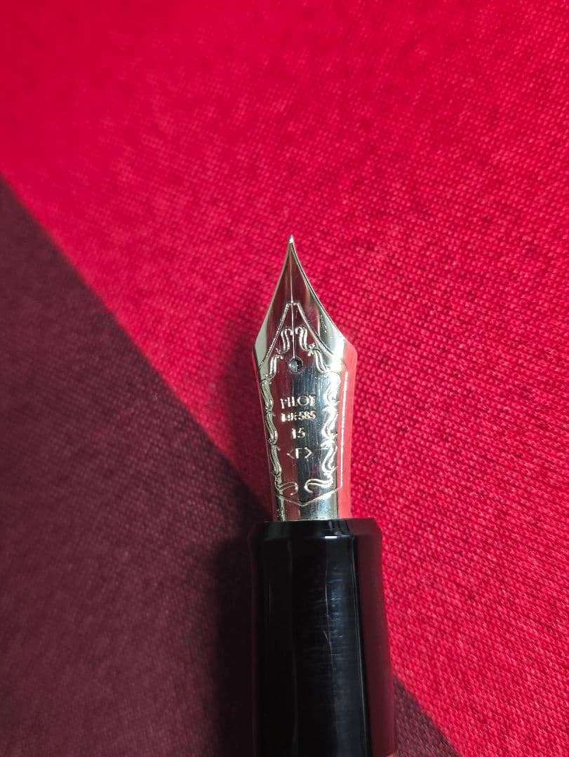 Pilot カスタム823 〈F〉透明軸