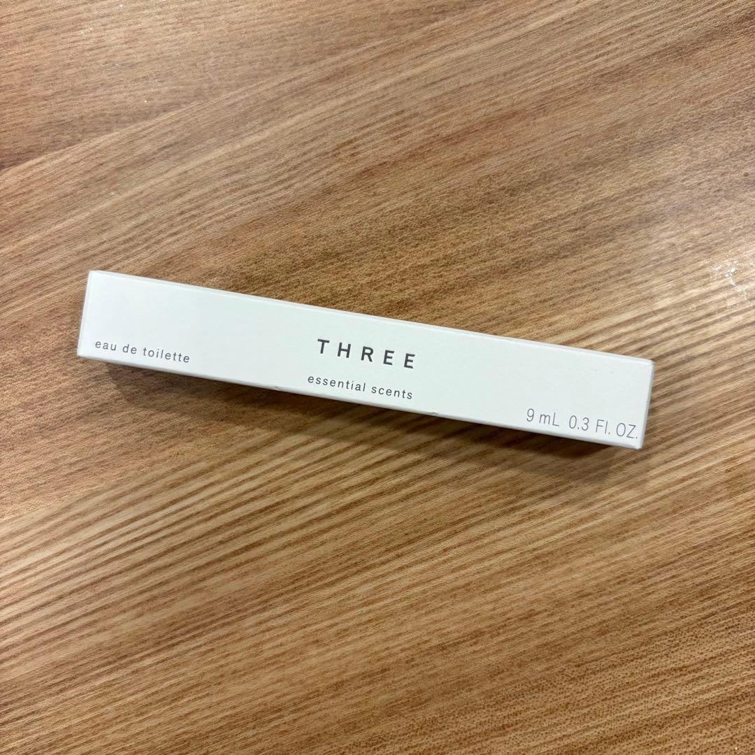◆新品未開封◆2本セット◆THREE エッセンシャルセンツ 00