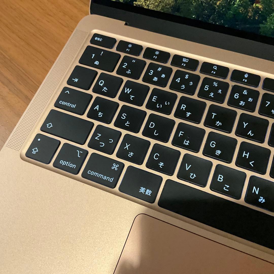【美品】Apple MacBook Air M1/8GB/256GB ゴールド