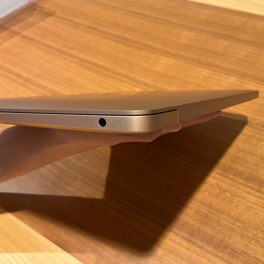 【美品】Apple MacBook Air M1/8GB/256GB ゴールド