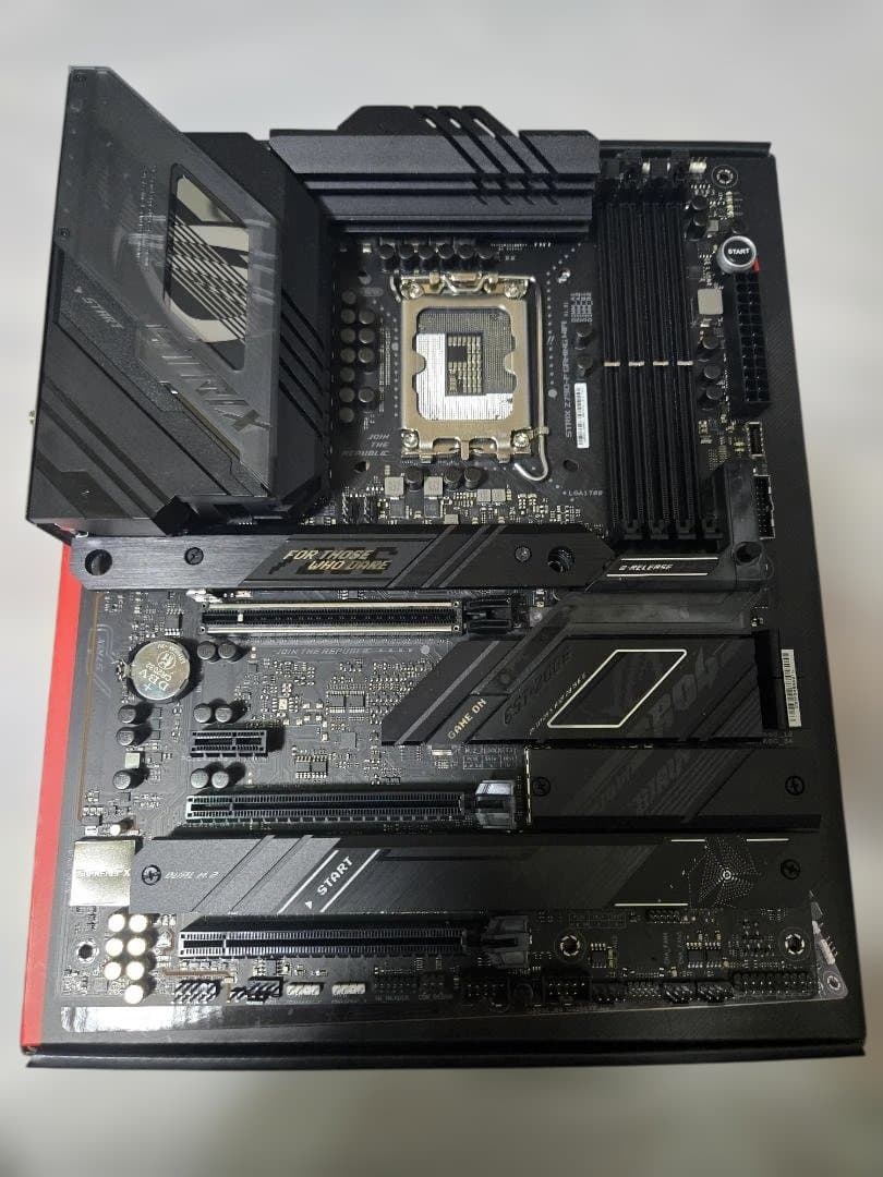 ROG STRIX Z790-F マザーボード　※ピン折れ