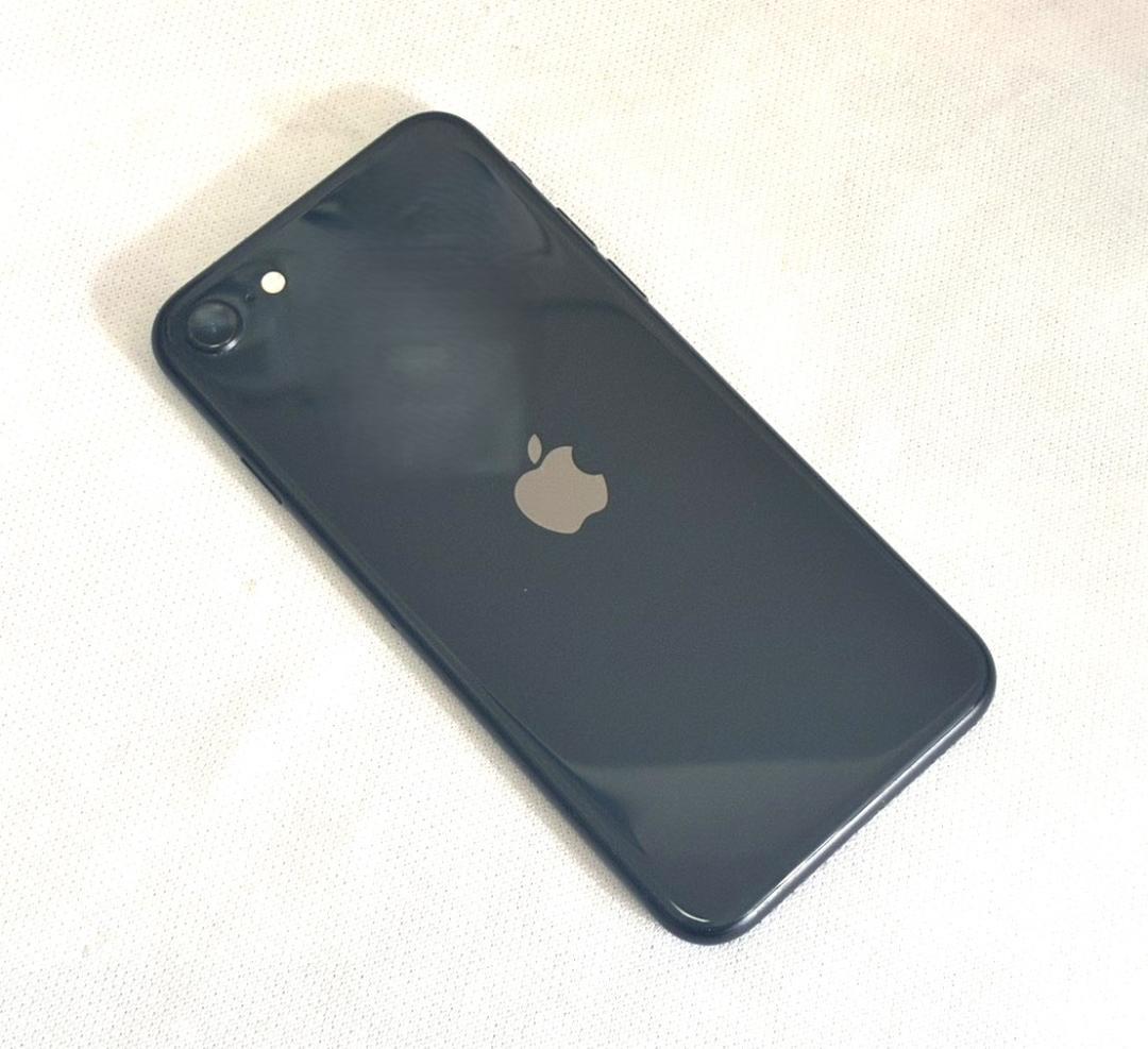 美品 Apple iPhone SE 第2世代 256GB バッテリ残量75%