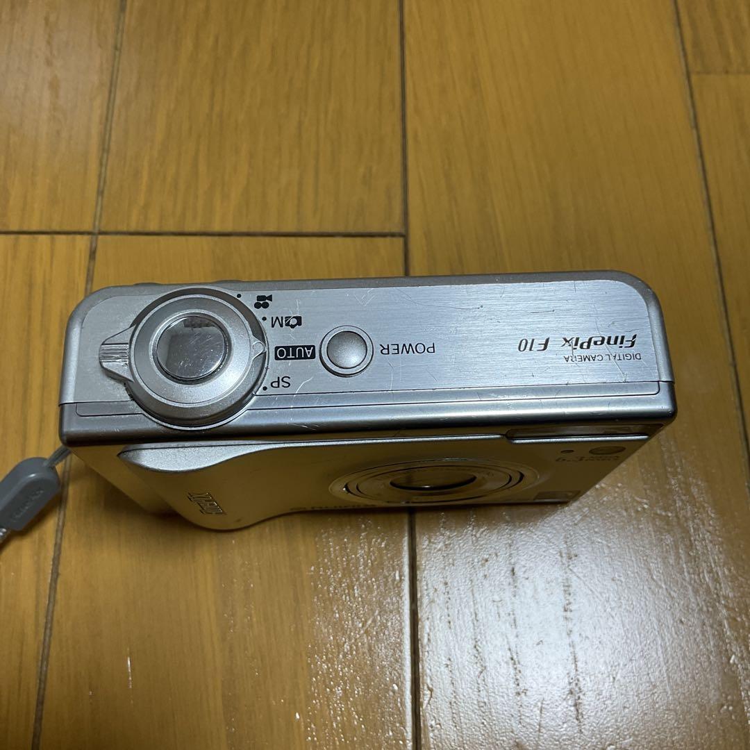 FUJIFILM富士フイルム　デジタルカメラ　FinePix F10(シルバー)