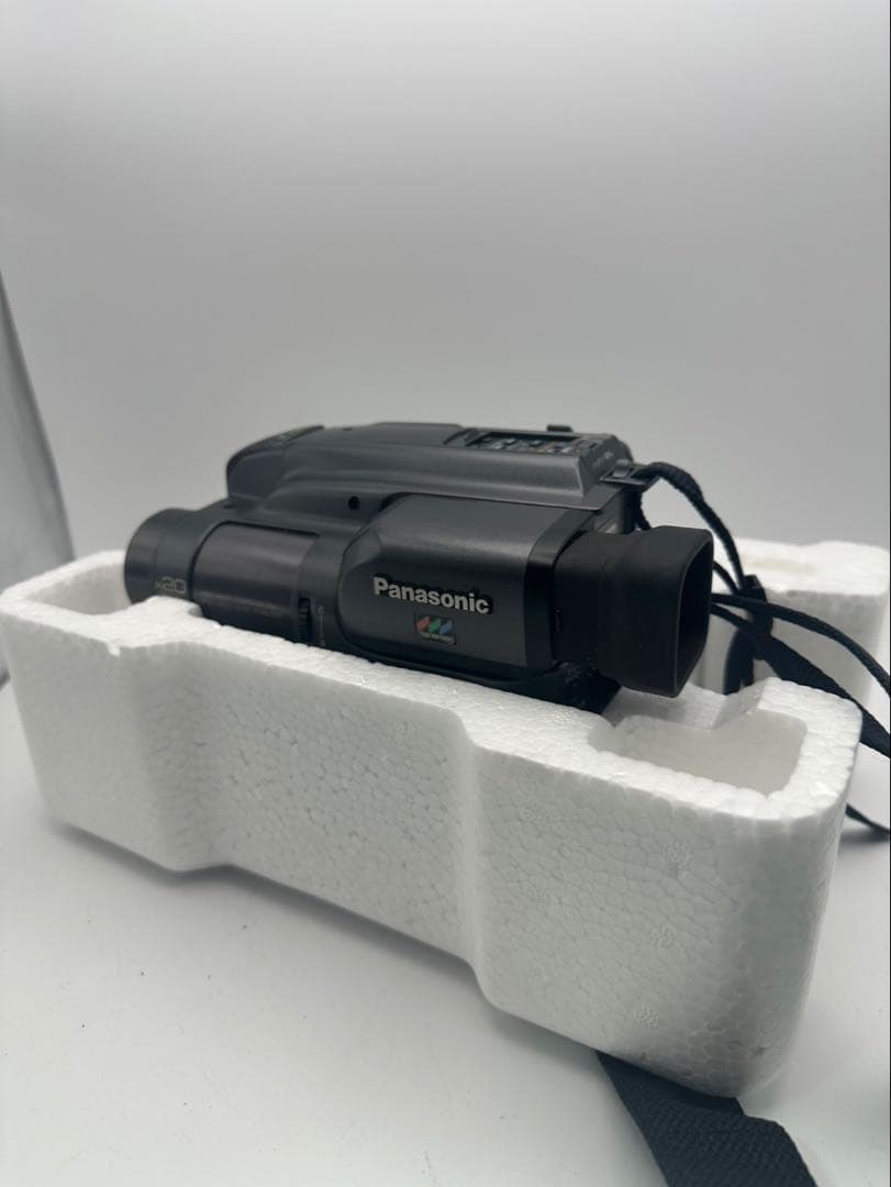Panasonic NV-S100 VHS-C ビデオカメラ バッテリー付き