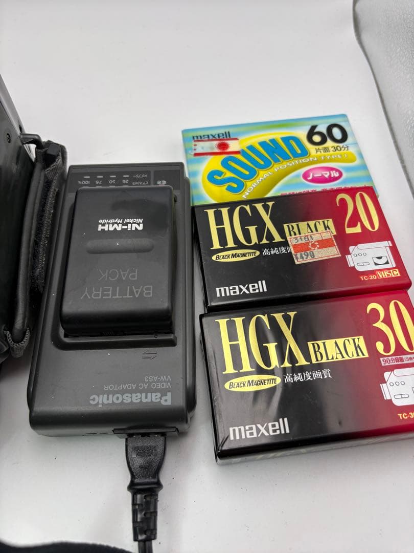 Panasonic NV-S100 VHS-C ビデオカメラ バッテリー付き