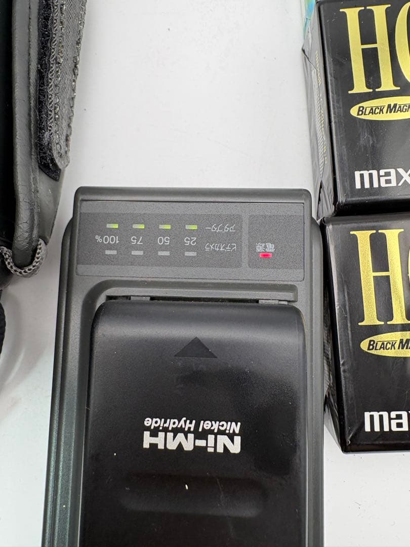 Panasonic NV-S100 VHS-C ビデオカメラ バッテリー付き