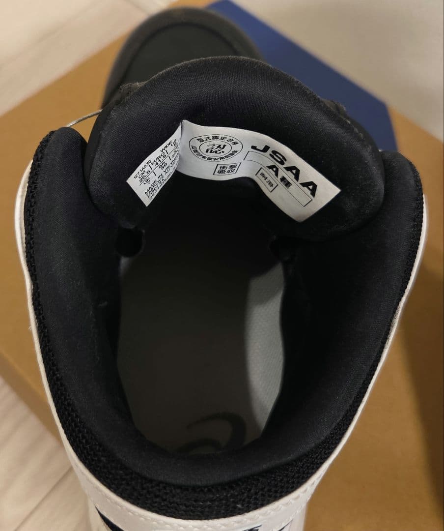 ASICS CP304BOA 安全靴 ブラック/ホワイト 25.5