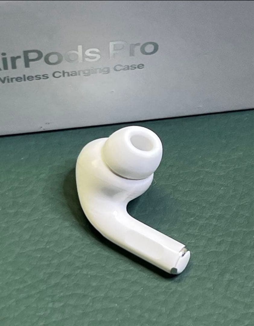 AirPods pro第2世代イヤホン右耳のみ A2698正規品動作品音質良好