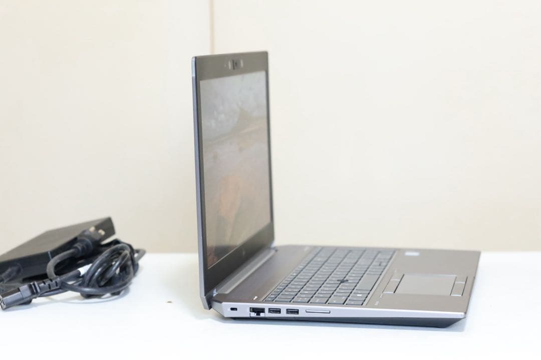 Windowsノート本体 hp zbook 15G6 i7 9850H RTX3000 16/256 GB