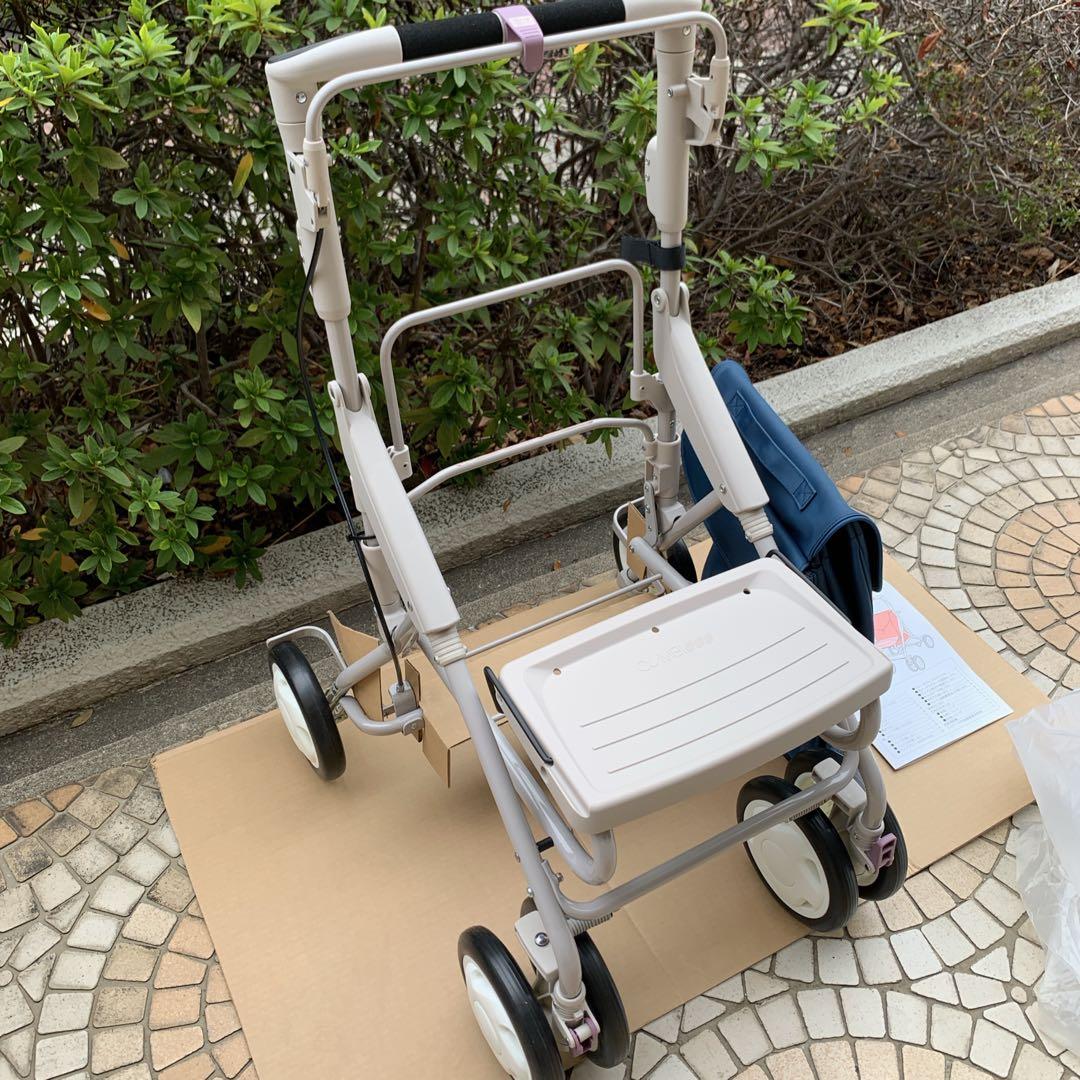 新品未使用品　Combi　コンビキャリーネオ　シルバーカー　座れる　歩行補助