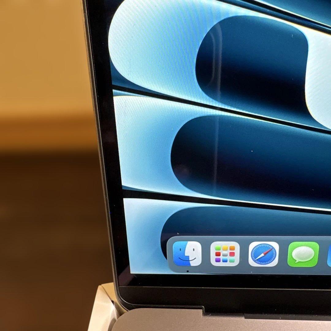 Mac Book Air M2チップ搭載13.6インチ【スペースグレイ】