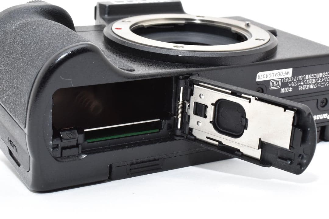 Panasonic LUMIX DC-G100V トライポッドグリップ付き