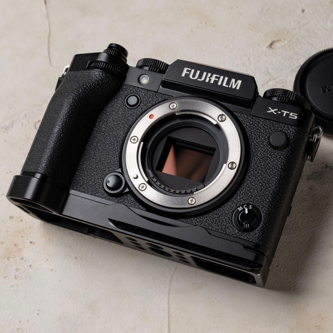 FUJIFILM X-T5 ミラーレスカメラ ブラック