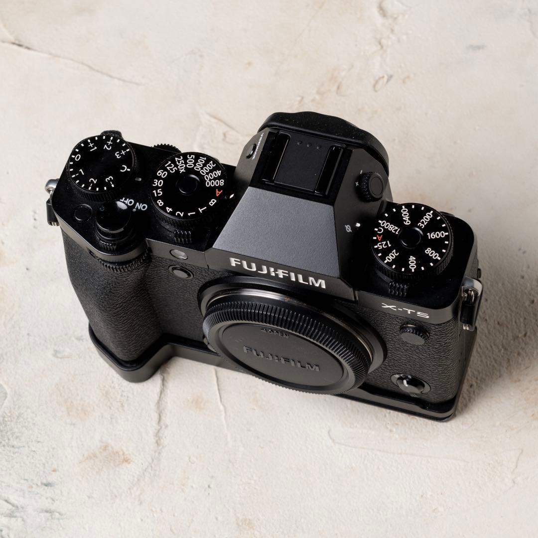 FUJIFILM X-T5 ミラーレスカメラ ブラック