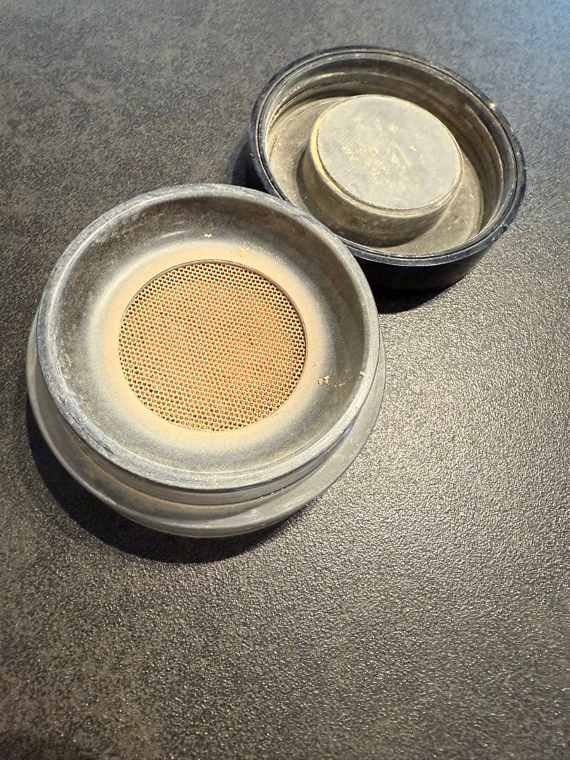 CHANEL VITALUMIÈRE ルースパウダー ファンデーションN°20