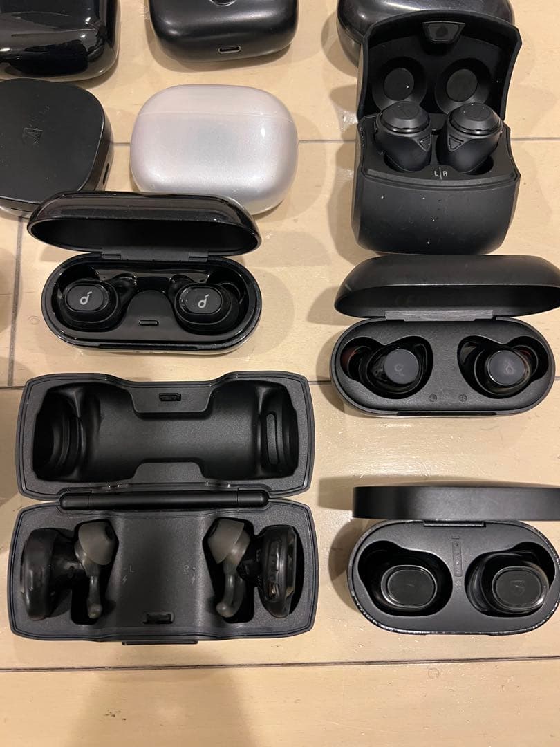 USED★ワイヤレスイヤホン 35個セット BOSE等色々作動未確認 激安送料込