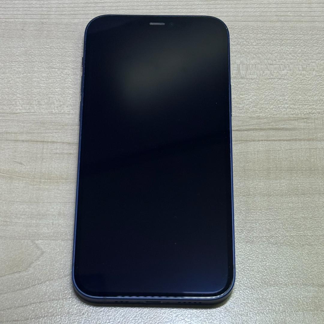 P111 iPhone 12 64GB ブルー