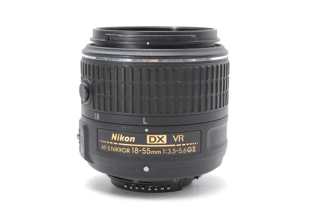 【新品級　ショット数１０６５枚】Nikon D3300　スマホ転送　レッド