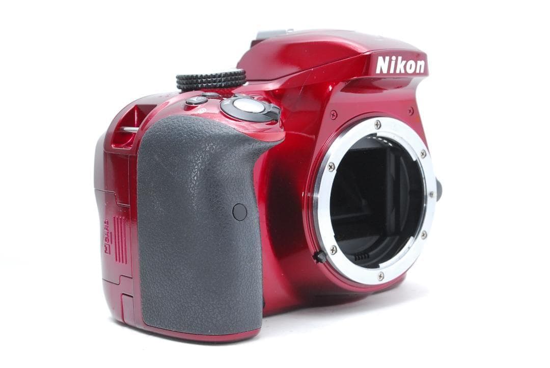 【新品級　ショット数１０６５枚】Nikon D3300　スマホ転送　レッド