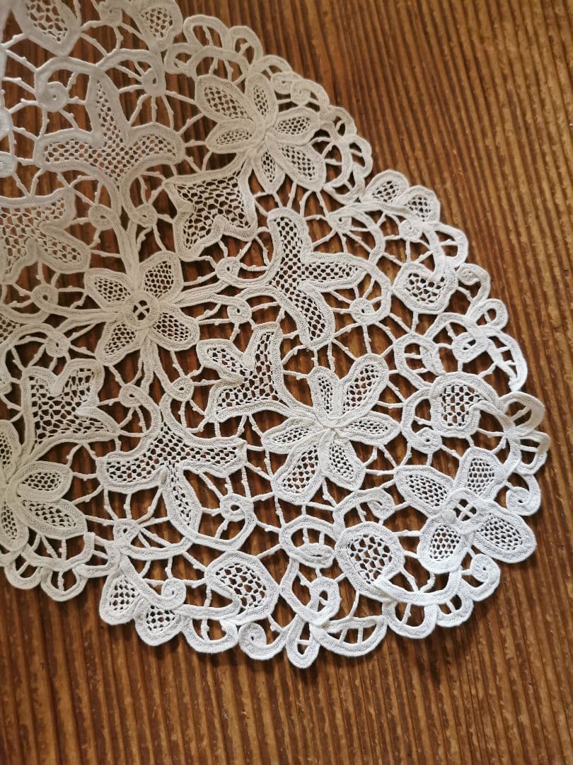 アンティーク ミラネーゼレース クレマチス メッシュの花びら オーバルドイリー