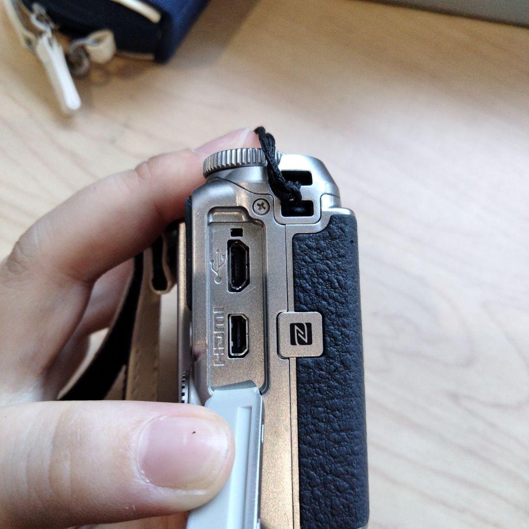 Nikon COOLPIX S9900　シルバー　デジタルカメラ