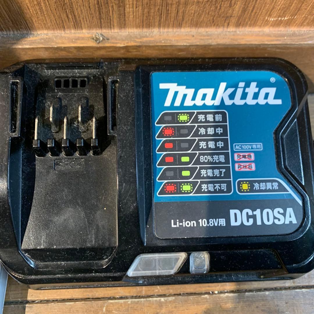 makita CL107FD 充電式クリーナー　マキタ　掃除機