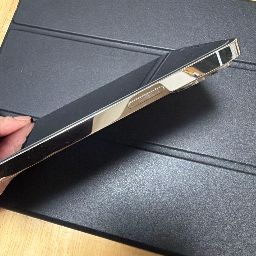 Apple iPhone 12promax シルバー　256GB