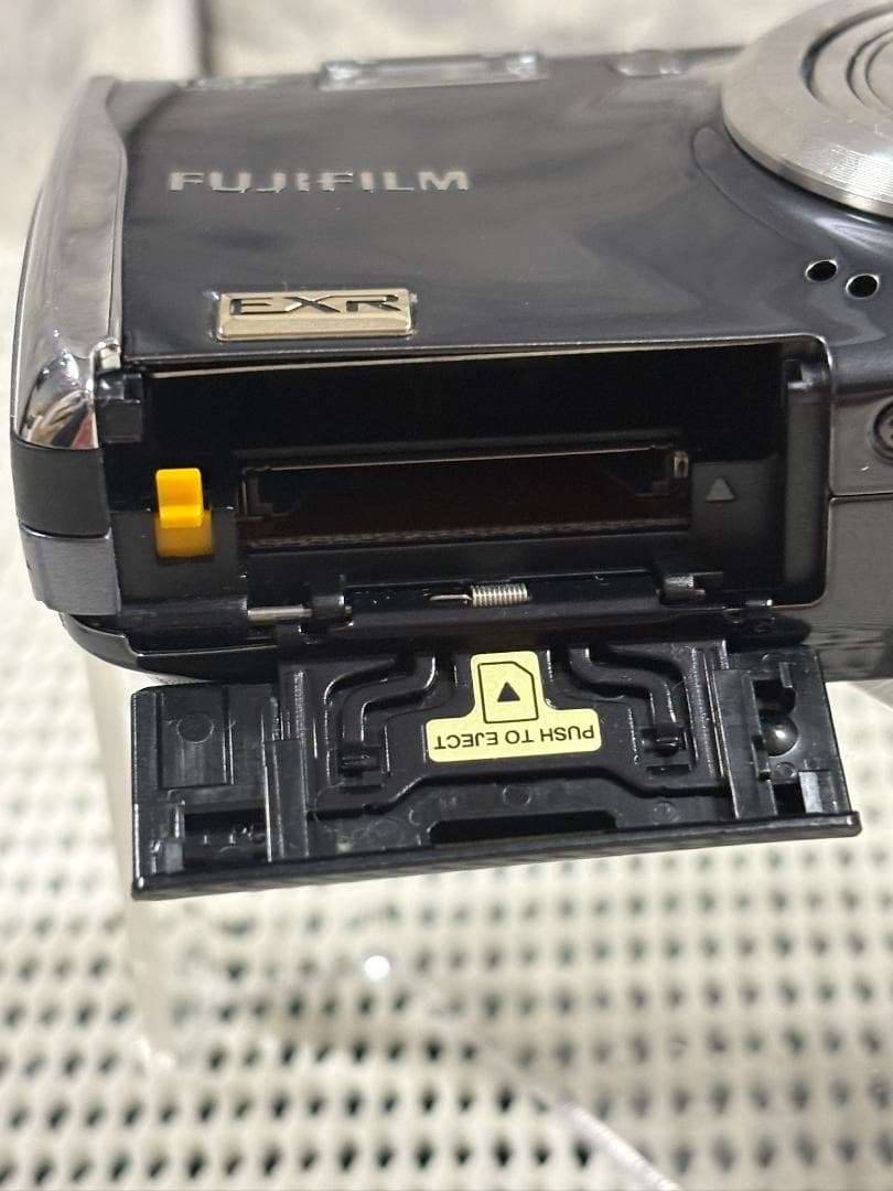 【訳あり】FUJIFILM FinePix F70EXR