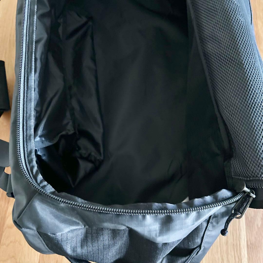 新品未使用品！　パタゴニア ブラックホールダッフル55L