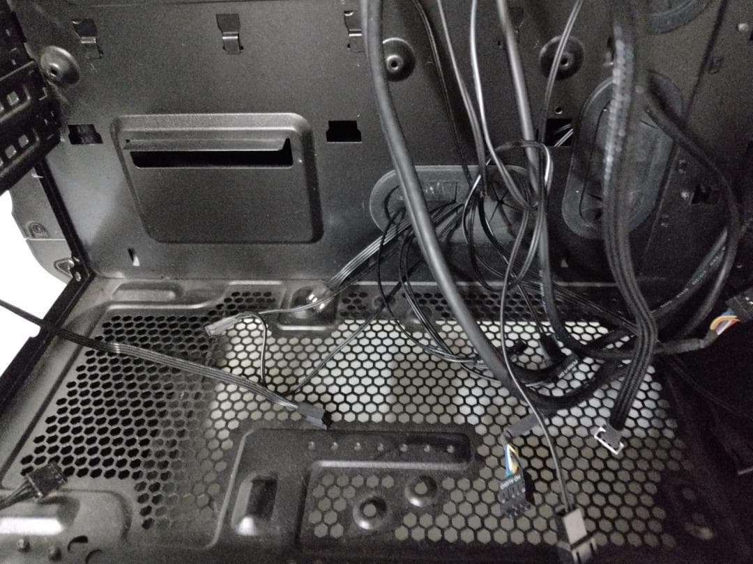 タ*ゴ様 中古 PCケース COUGAR PANZER MAX(E-ATX)