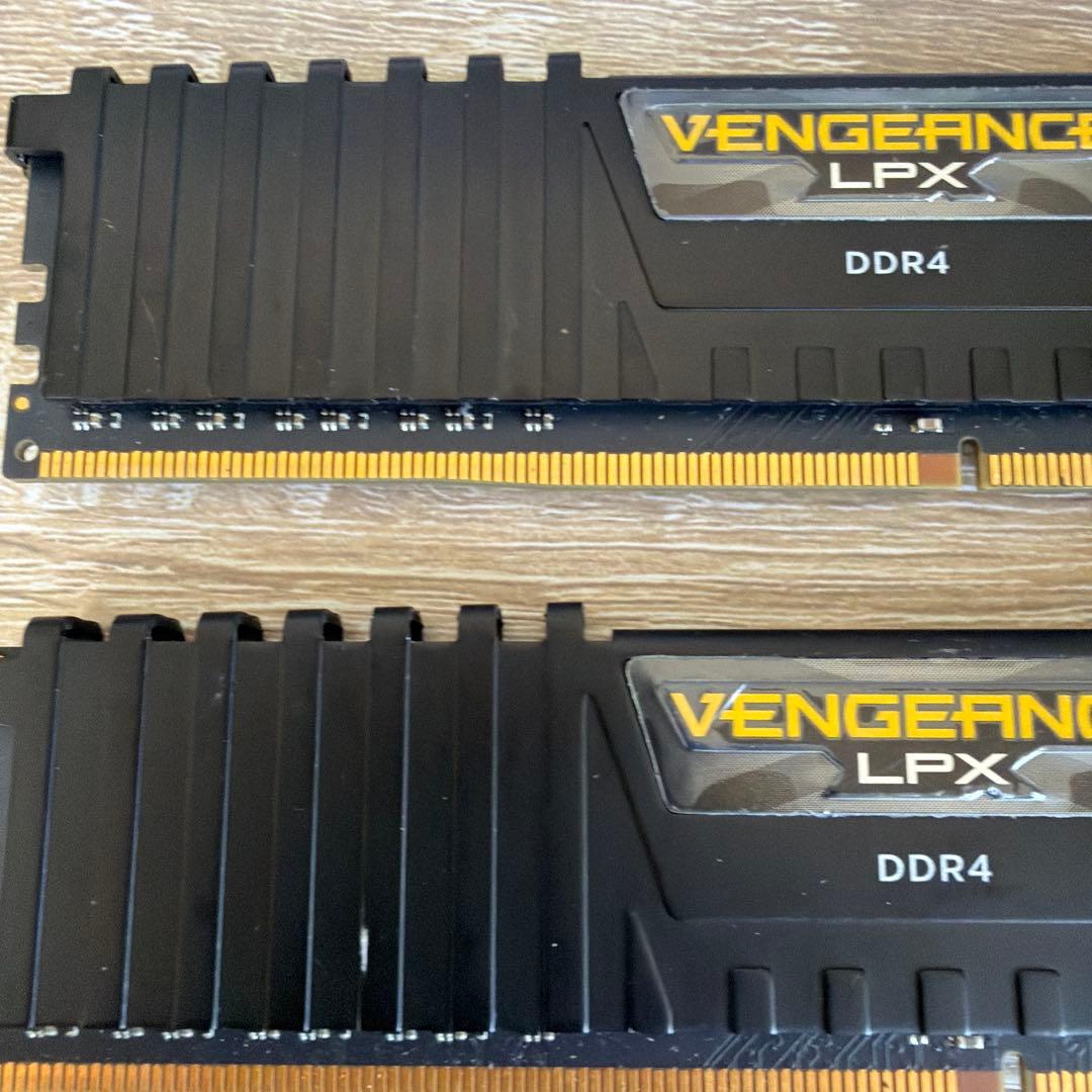 メモリー Corsair DDR4 16GB (2x8GB) 2666MHz